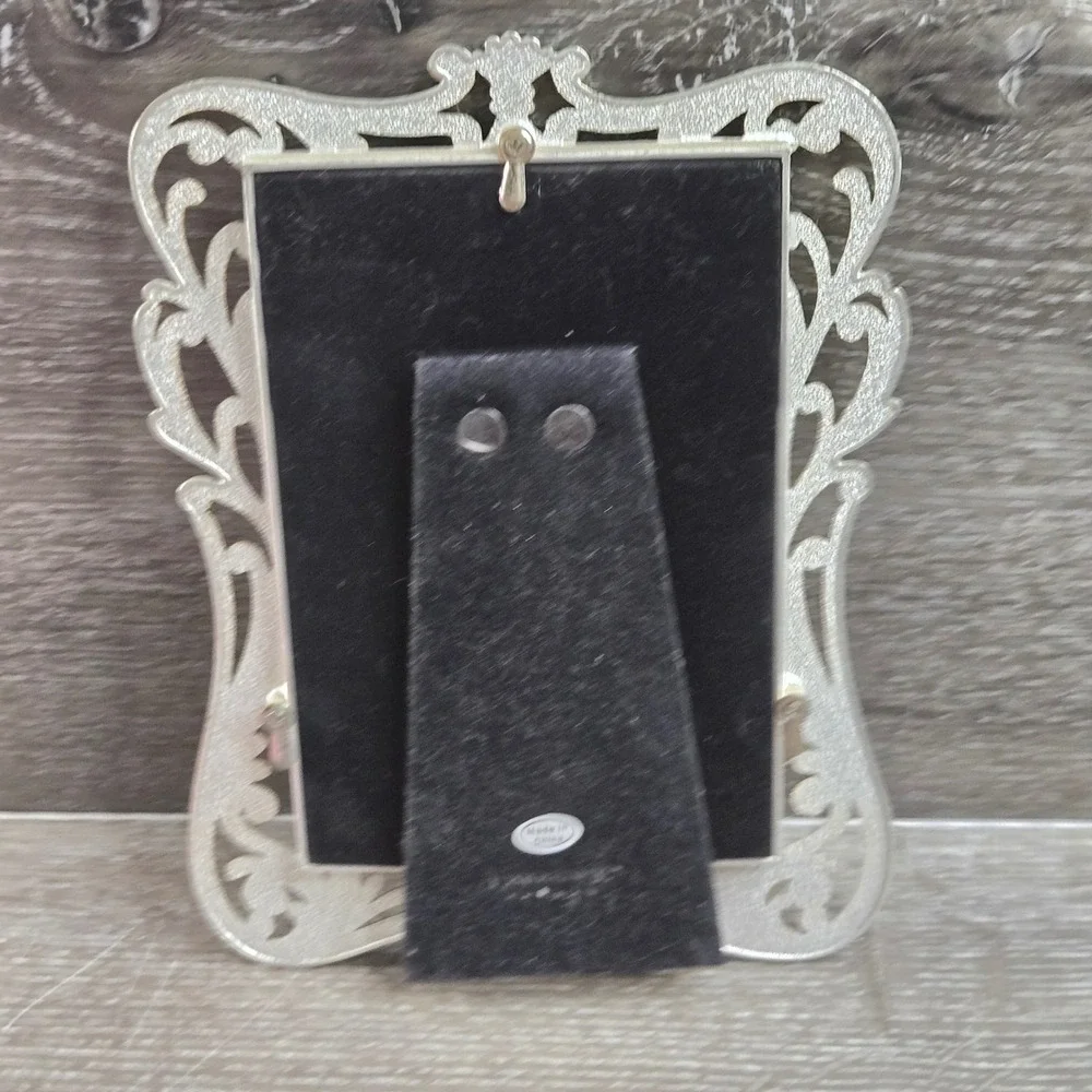 Lawrence Frames Silver Metal Filigree Ornate Scroll Tabletop Photo Frame 4x6